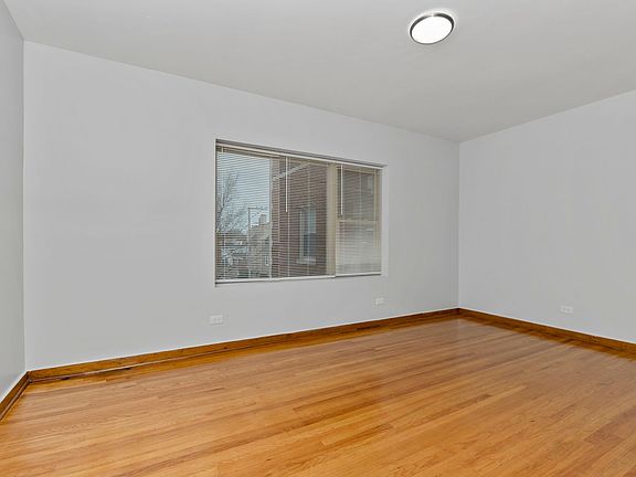 4th image of 5853-59 S Troy St #5855-2