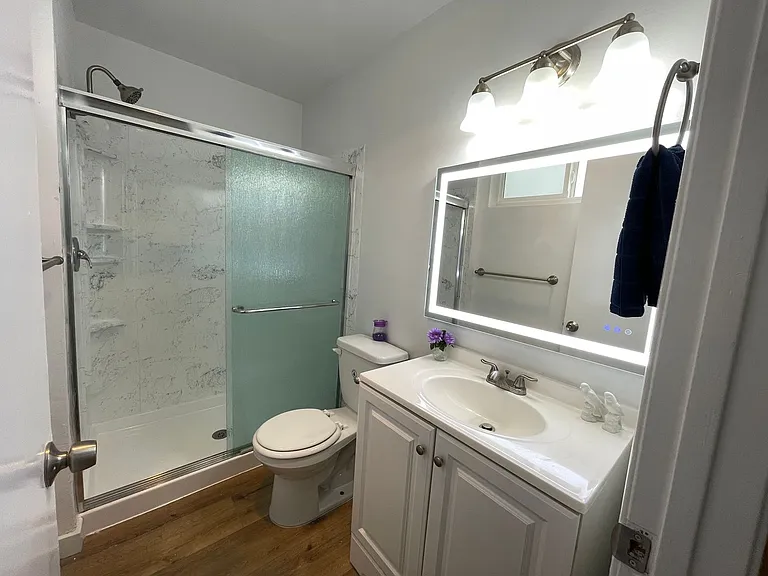 20353 Saticoy St — Photo 38