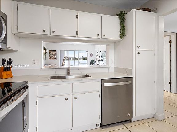 2nd image of 5530 Lakeside Dr APT 104