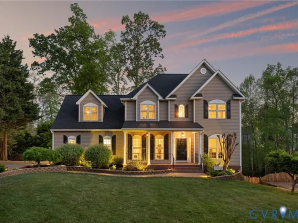 8919 Hollow Oak Dr, Midlothian, VA 23112