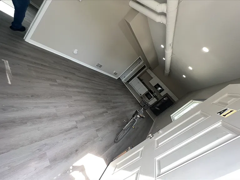 2433 Pulaski St — Photo 3