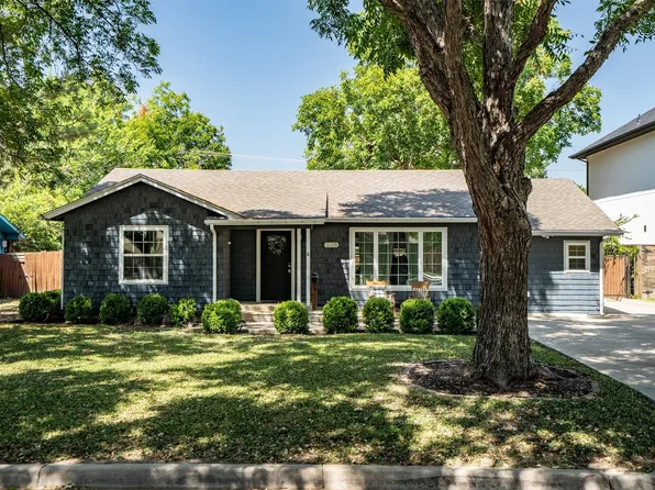 1228 S Pine St, Grapevine, TX 76051