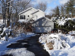 5 Alpine Dr, Lake Hopatcong, NJ 07849