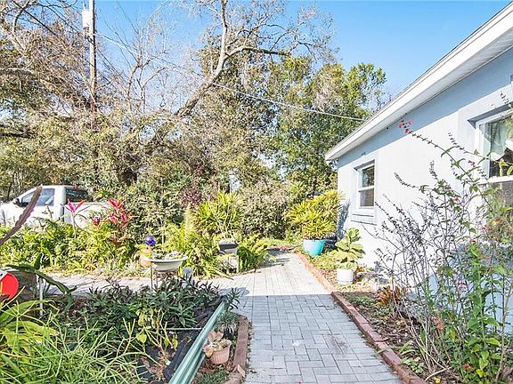 5th image of 1006 Woodlawn Ave