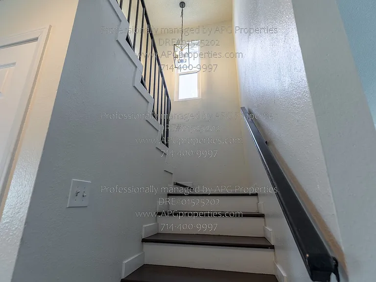 519 N Daisy Ave — Photo 9