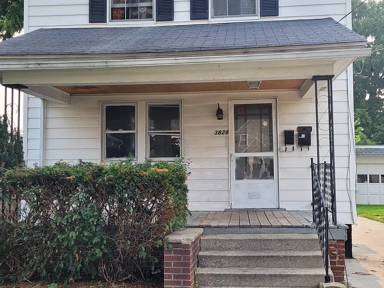 3828 Torrance Dr — Photo 1
