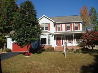 5203 McManus Dr, Fredericksburg, VA 22407