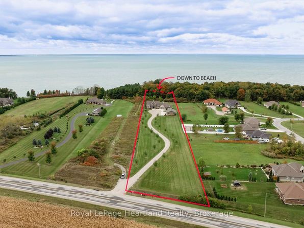 4640 Lakeshore Rd, Plympton Wyoming, ON N0N 1J6