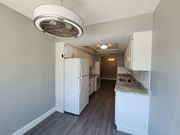 3rd image of 1329 Drew St APT 15
