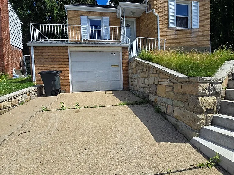 325 Outlook St — Photo 44