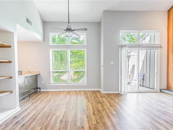 5th image of 640 Tete Lours Dr APT 13