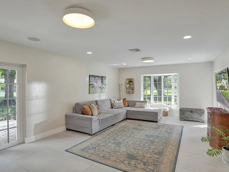12213 Melissa Way — Photo 13