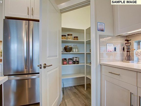 4th image of 5562 SE 80th Ave