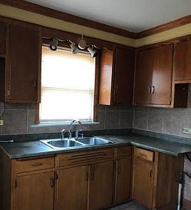5th image of 14229 Parnell Ave