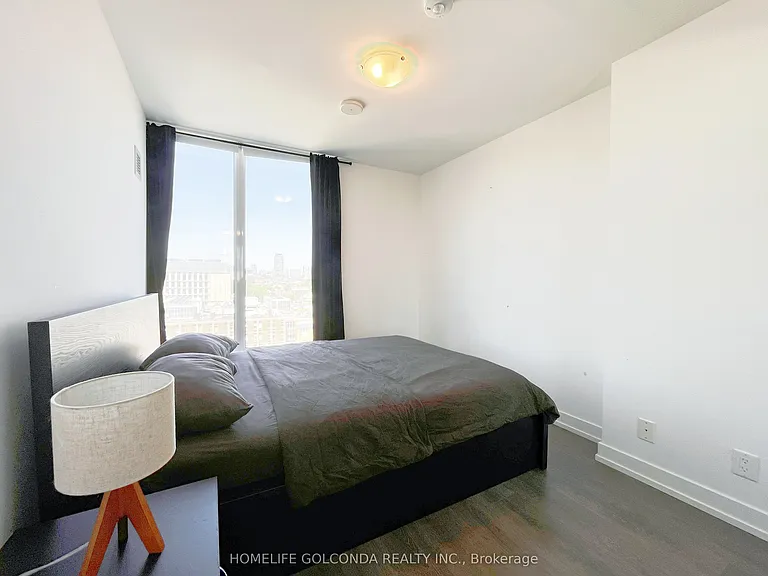 203 College St #1205 — Photo 9