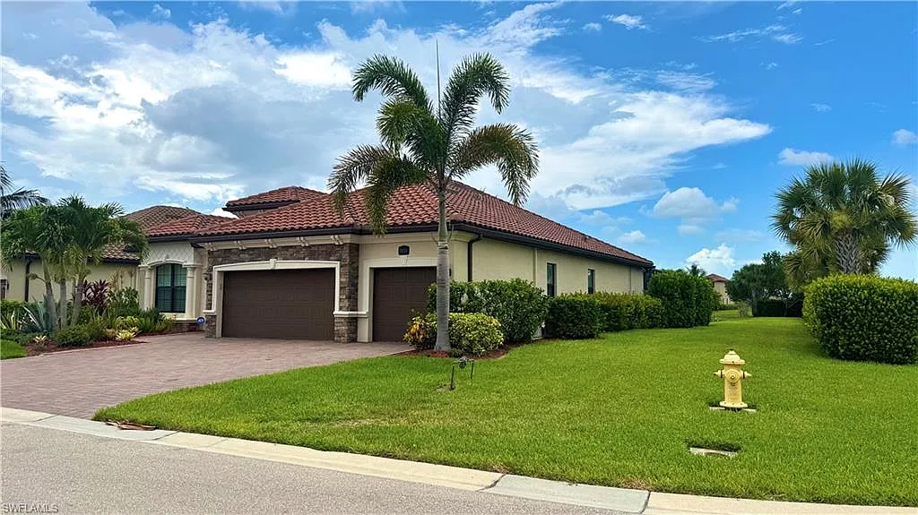 4 bed, 2.0 bath, 2251 sqft, $12,000 — Photo 3