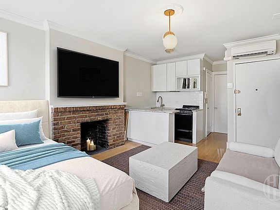 2nd image of 354 W 12th St APT 4D