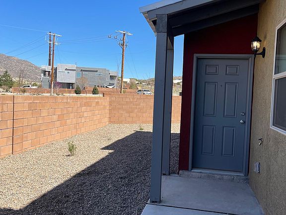 3rd image of 1500 Borrego Dr SE