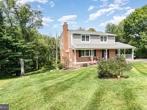 4th image of 1925 Cypress Dr