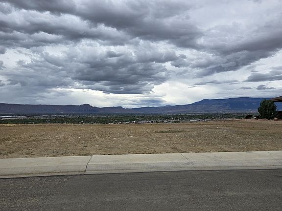 2nd image of 2674 Lookout Ln