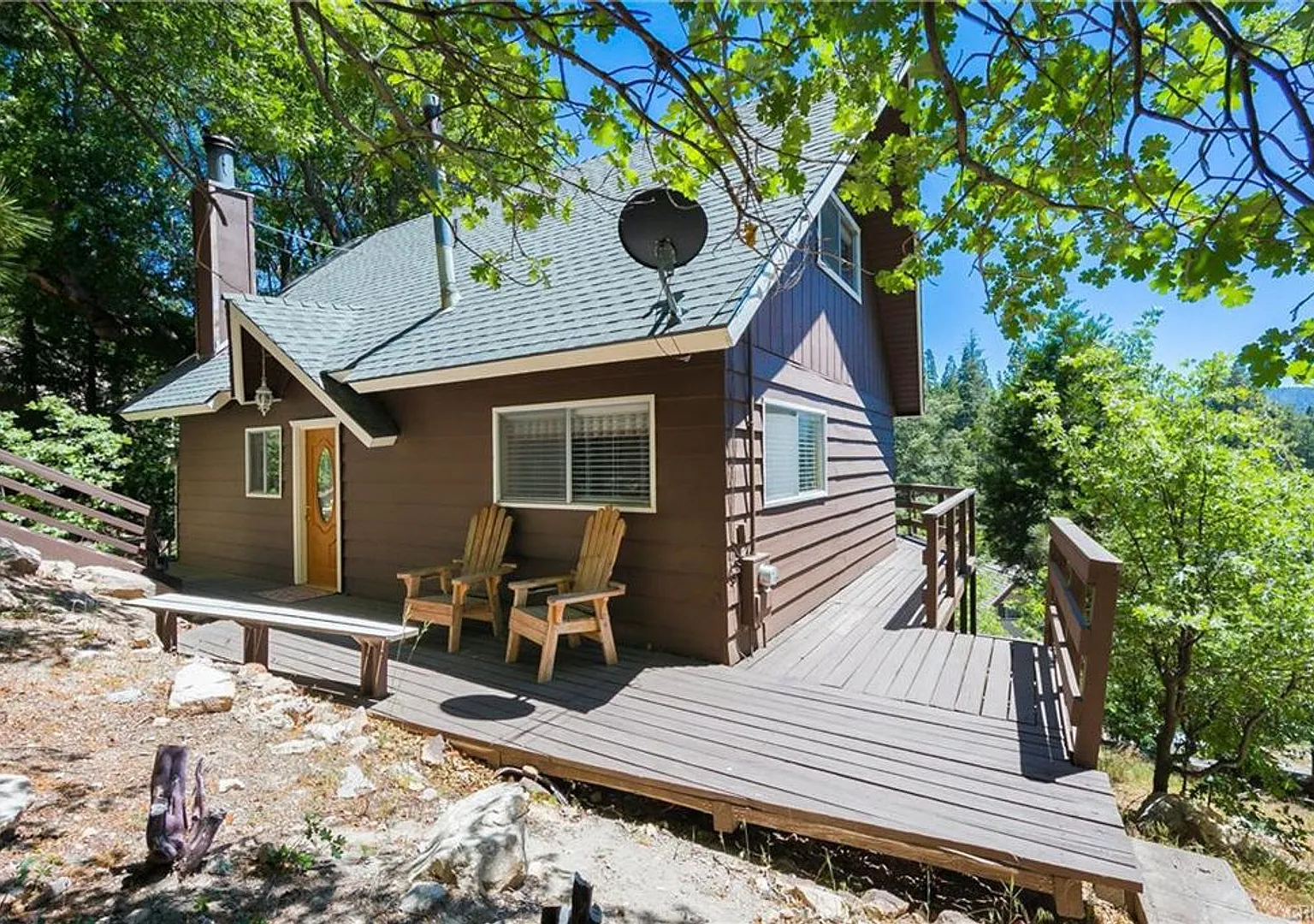 Lake Rights Property!! Terrific Alpine Chalet!! — Photo 4
