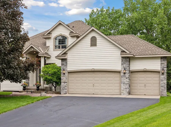 7392 Moonlight Ln, Eden Prairie, MN 55346