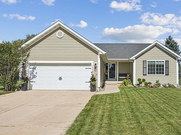 3rd image of 1527 Andover Ct