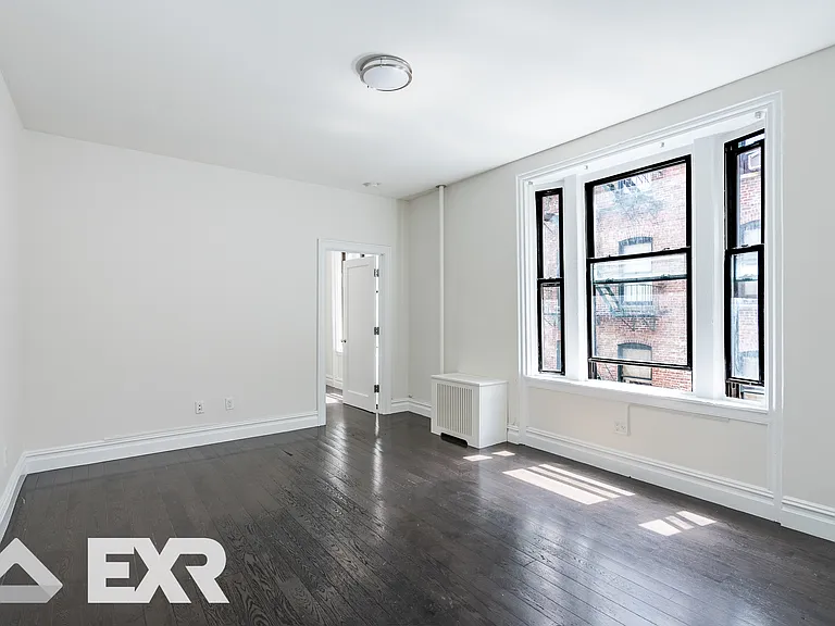 526 W 111th St #5E — Photo 3