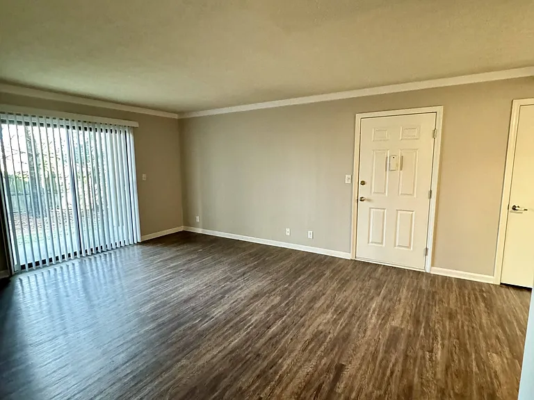 Hurstbourne Crossing Apartments — Photo 12