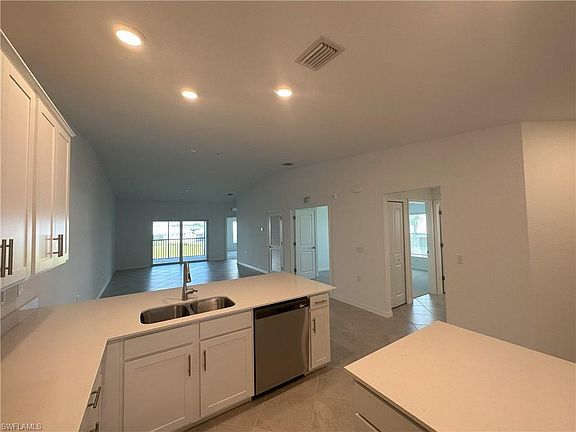 5th image of 14234 Heritage Landing Blvd Unit 1026