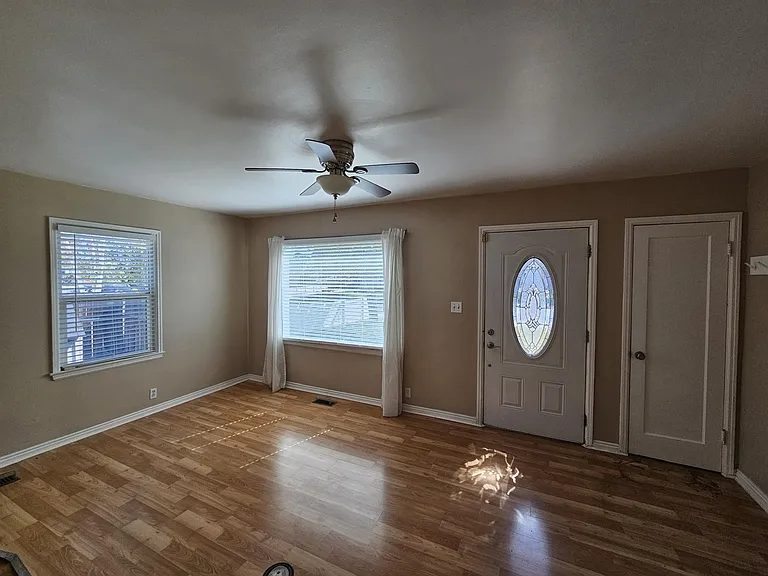 6132 S Cedar St — Photo 6