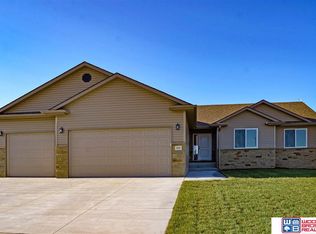 7517 Lilee Ln, Lincoln, NE 68516