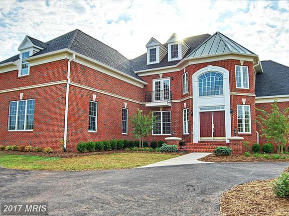 2nd image of 10890 Meadow Walk Ln