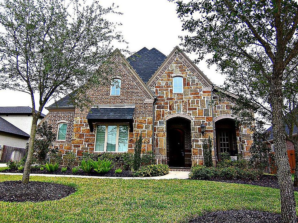 1st image of 2011 Riverine Crest Cir