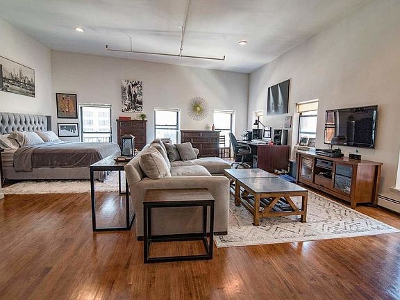 5th image of 120 Cedar St APT 5B