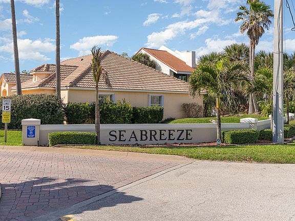 3rd image of 218 Seaview St