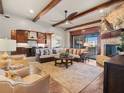 120 McKinley Dr, Burleson, TX, 76028