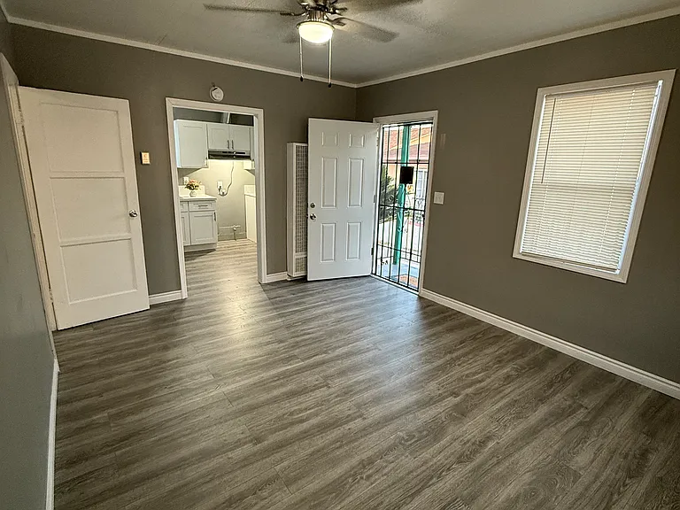 340 S McBride Ave — Photo 3