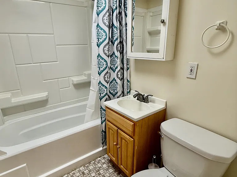 2528 Christian St #3 — Photo 12