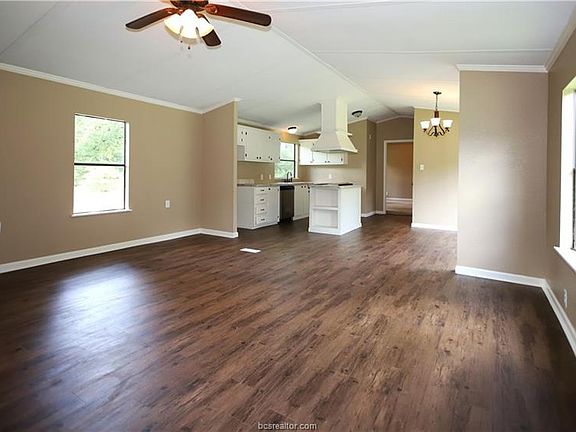 3rd image of 1425 Deer Trail Ct