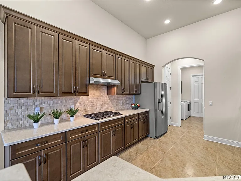 1335 W Greenmeadow Path — Photo 13