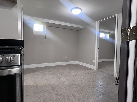 5th image of 3353 W Warren Blvd #11398318
