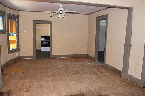 4th image of 336 2nd Ave N