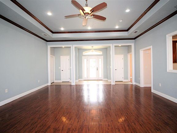 3rd image of 4304 Springwood Dr