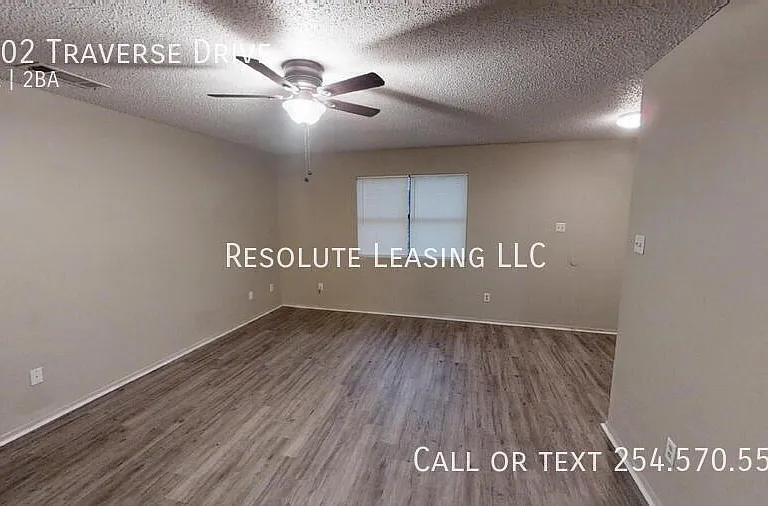 2302 Traverse Dr — Photo 4