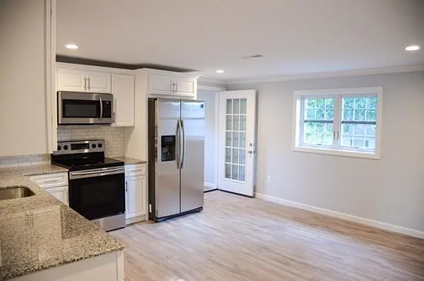657 Mill St — Photo 2