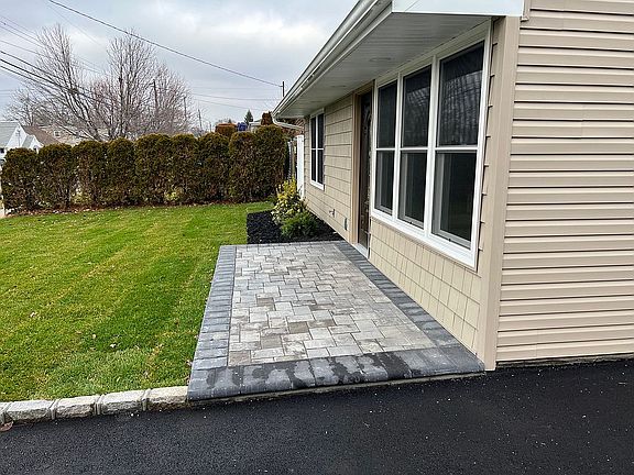 2nd image of 908 Merillon Ave