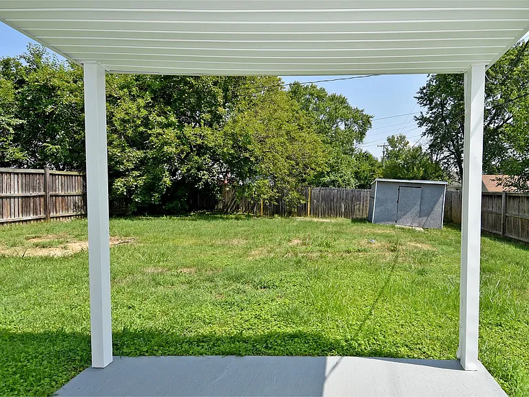 8002 Shelley Dr — Photo 33