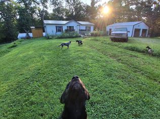 9046 S Chapel Hill Rd, Heltonville, IN 47436