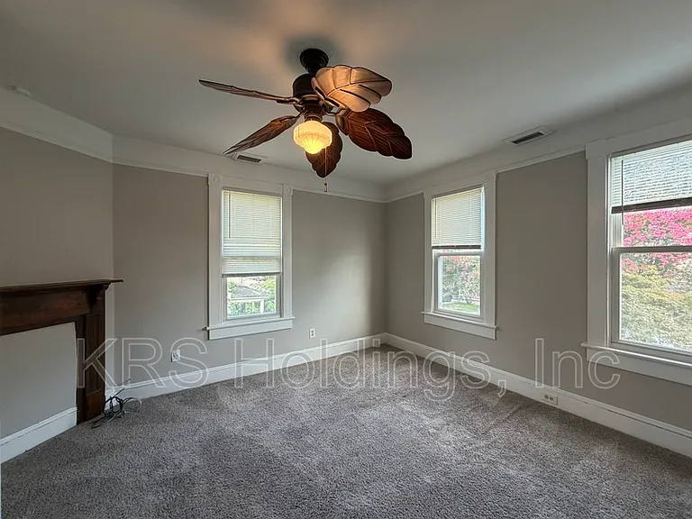 1110 Park Ave — Photo 9